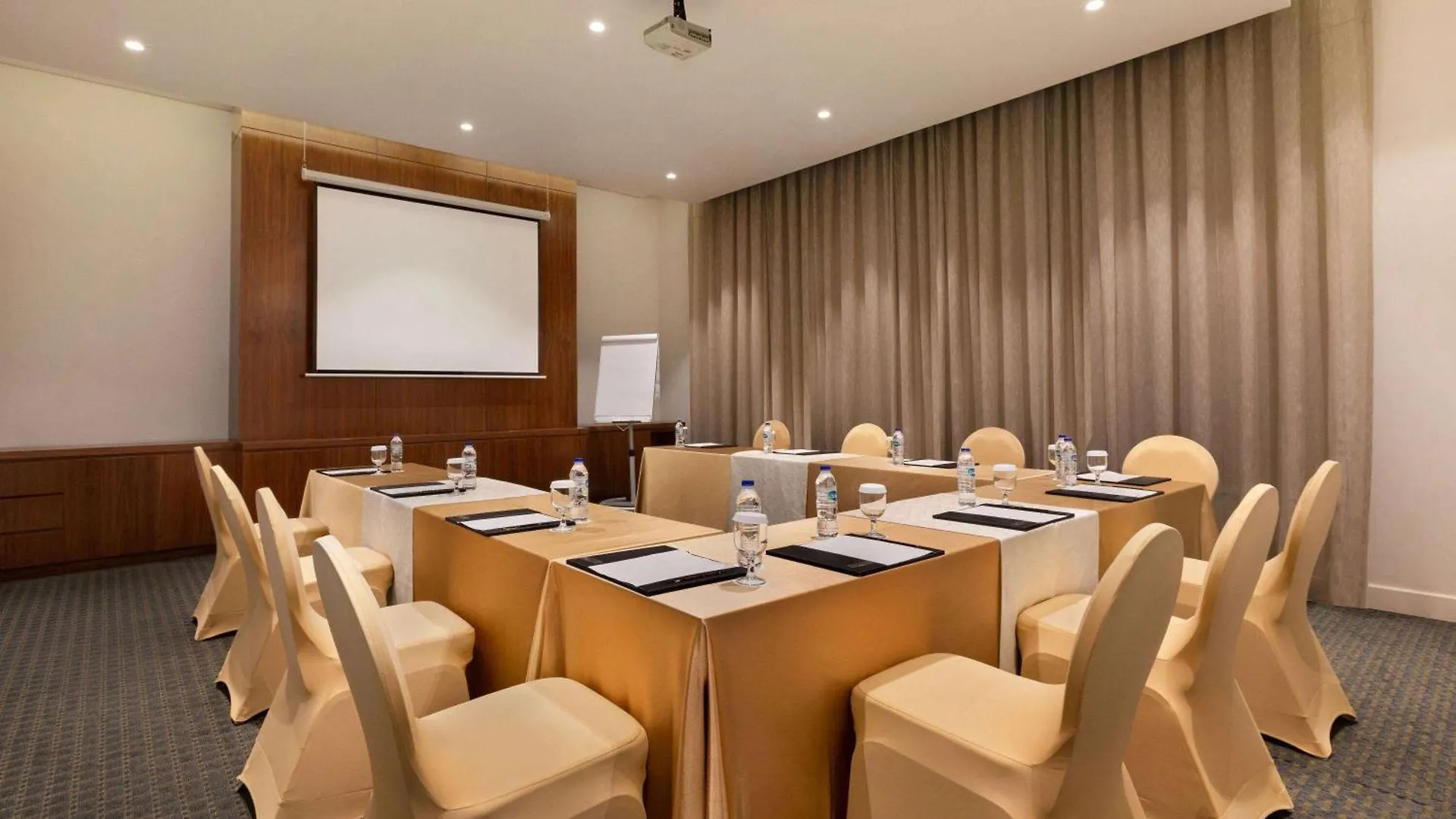 Ramada By Wyndham Dubai Barsha Heights Hotel